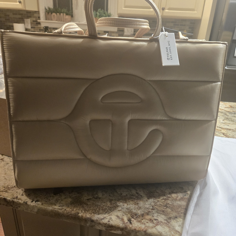 Telfar Extra Large Puffer Shopper Tote Brand New - 19 1/4 " Width &  14" 3/4 Ht - Picture 5 of 9